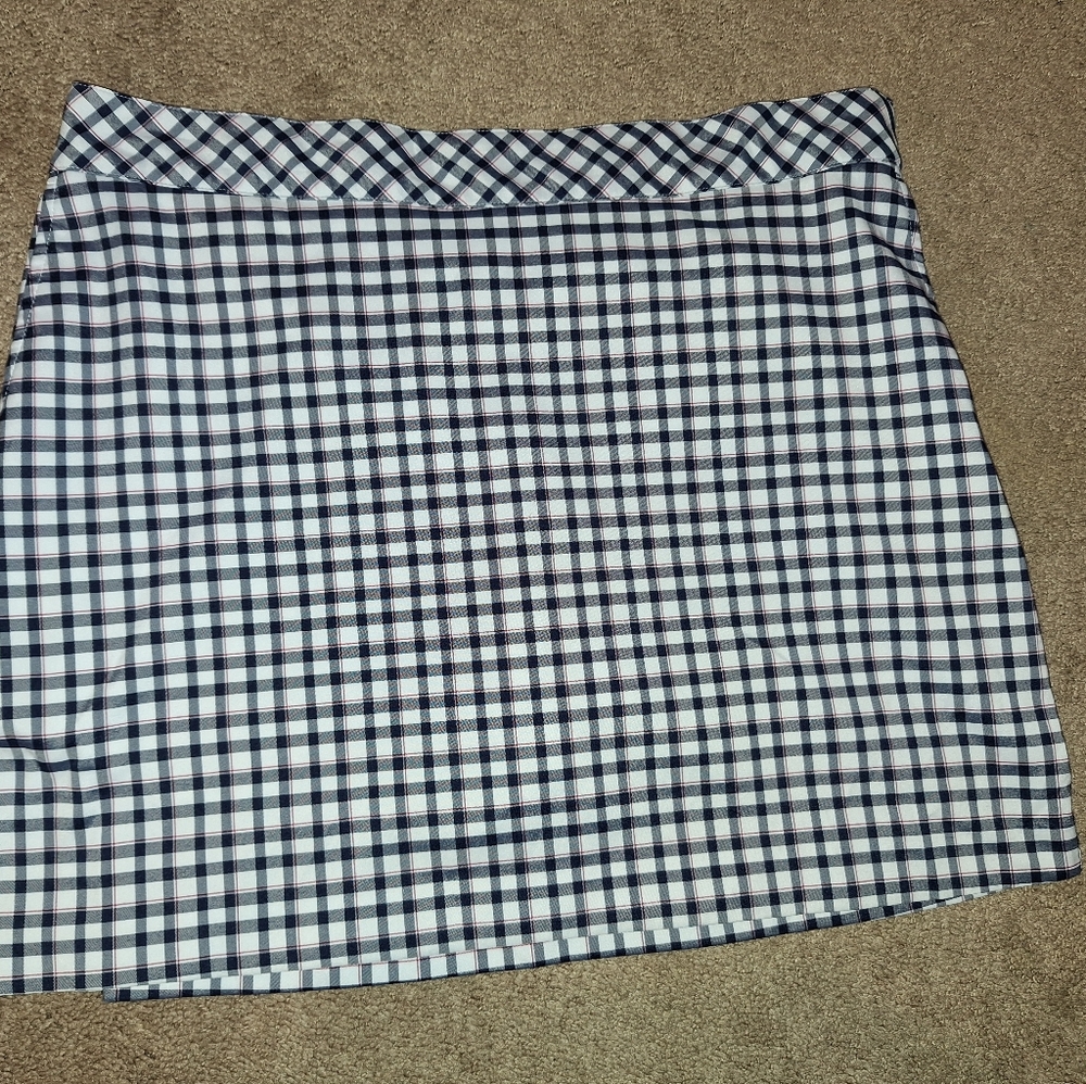 IZOD GOLF / Skorts / size 12 / black and white